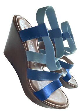 Italian Shoemakers Blue Strappy Sandals Light Blue Elastic Wedge Italy Size 8.5